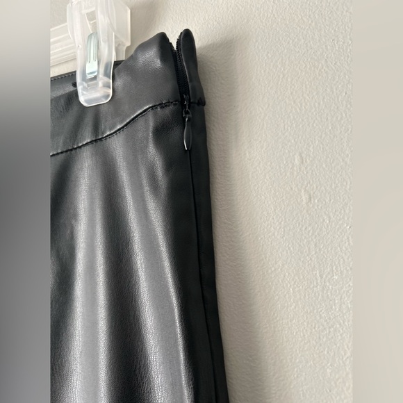 ✌️4 for $20✌️ Zara high waisted vegan leather cigarette pants - Picture 4 of 12